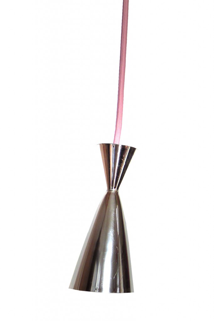 mädchen lampe mit rosa kabel